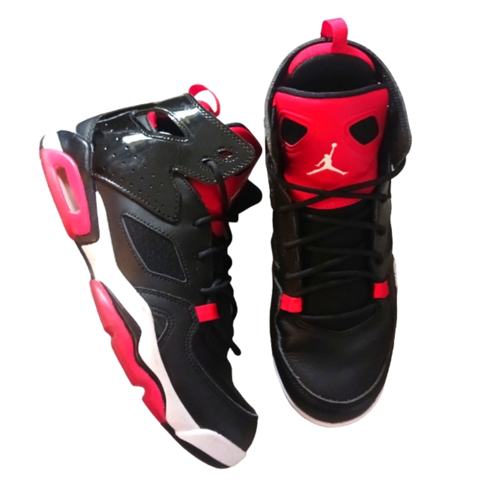 Jordan Flight Club 91’ Women's size 8.5 Black and Red